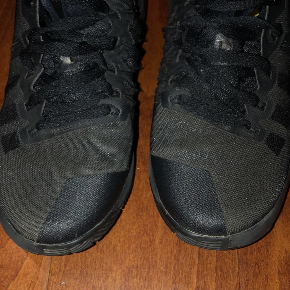 Nike Hyperdunks - Picture 4 of 5